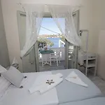 Alexandra's 4*