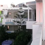 Alexandra's 4*