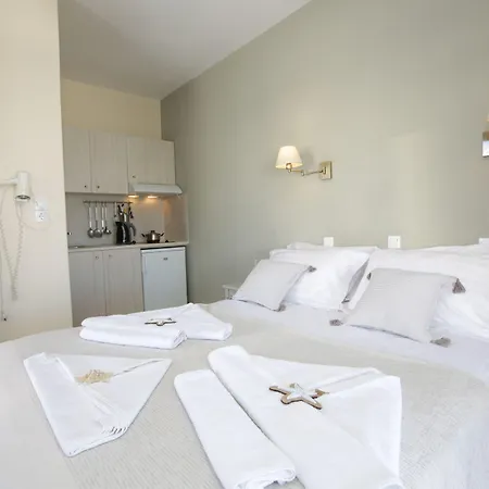 アレクサンドラズ ルームズ アパートホテル