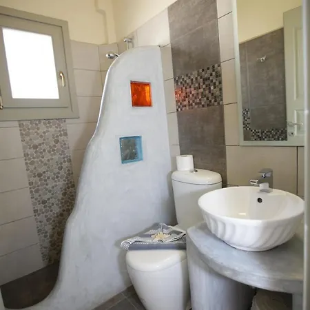 Alexandra's 2* Parikia (Paros)