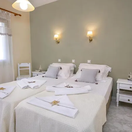 Alexandra's 2* Parikia (Paros)